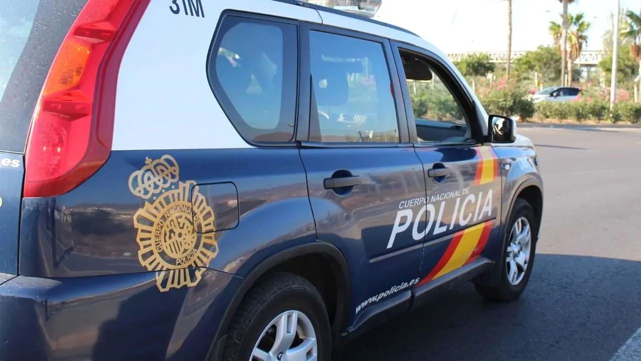 Un vecino halla a un bebé muerto envuelto en una manta en un camino de tierra, patrulla, Policía Nacional, agentes, asesinato, cadáver, crimen, reyerta, búsqueda, rescate, policia, 