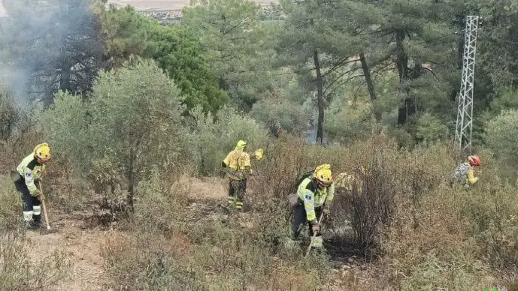 Bomberos forestales hallan una fosa con varios cadáveres al apagar un incendio en La Puebla de Montalbán (Toledo)